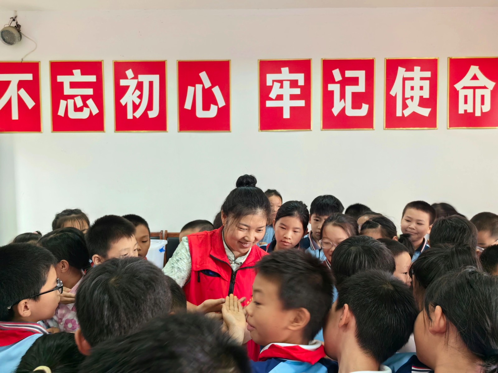 微信图片_2025-10-13_084723_049.jpg